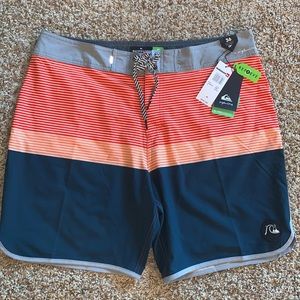 NWT QUIKSILVER Boardshorts-Size 36 & 19” length